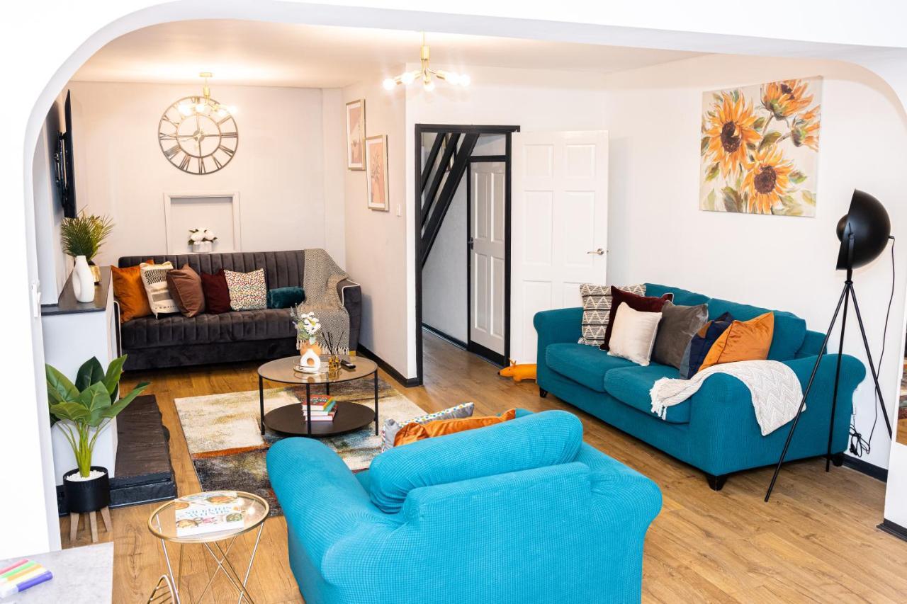 Td Stourb Dudley - Luxurious 3 Bedroom House - Sleeps 7 - Dy1 - Long And Short Stay Brierley Hill Exteriér fotografie