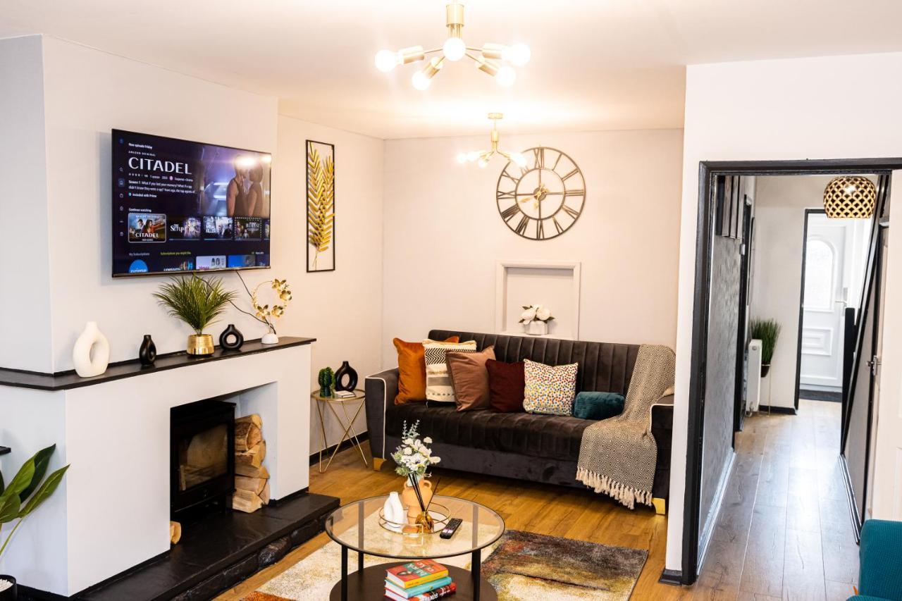 Td Stourb Dudley - Luxurious 3 Bedroom House - Sleeps 7 - Dy1 - Long And Short Stay Brierley Hill Exteriér fotografie