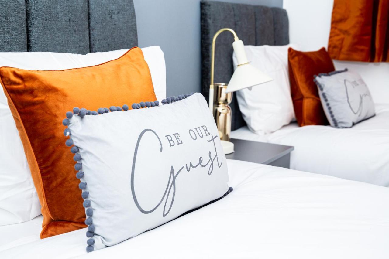Td Stourb Dudley - Luxurious 3 Bedroom House - Sleeps 7 - Dy1 - Long And Short Stay Brierley Hill Exteriér fotografie